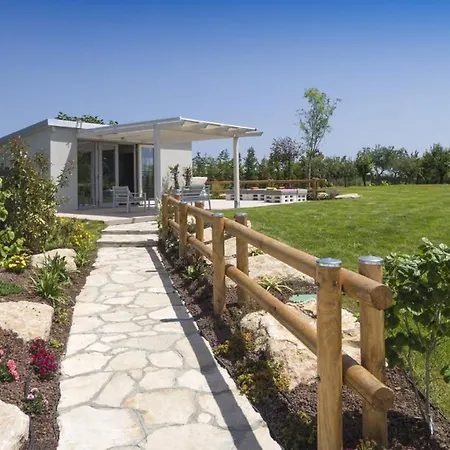 Villa Lisa 8, Emma Rimini