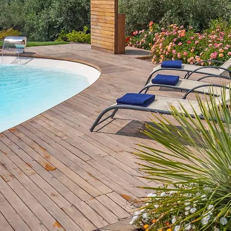 Villa Lisa 8, Emma Rimini