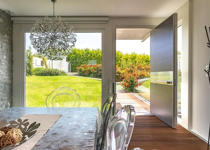 Lisa 8, Emma 빌라 리미니