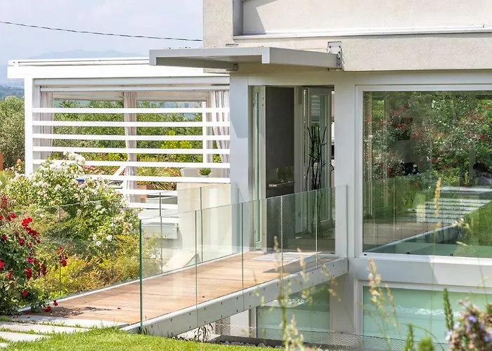 Lisa 8, Emma 빌라 리미니