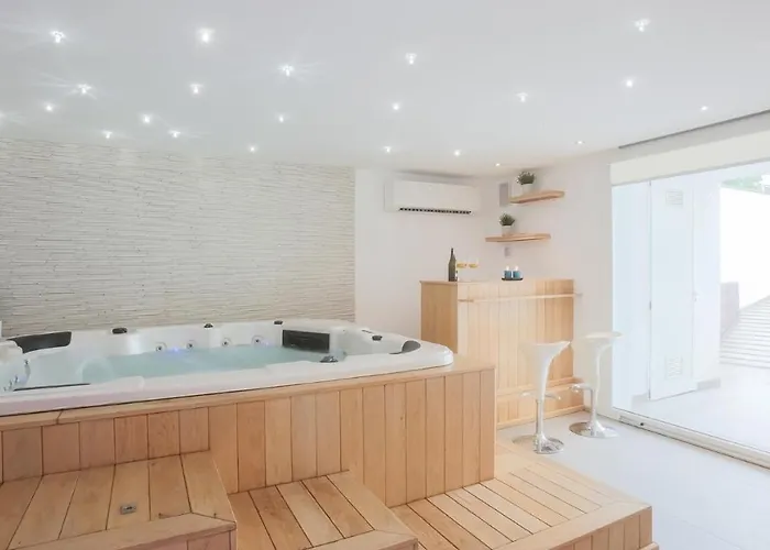 Lisa 8, Emma 빌라 *