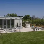 Villa Lisa 8, Emma Rimini