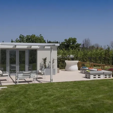 וילה Lisa 8, Emma רימיני