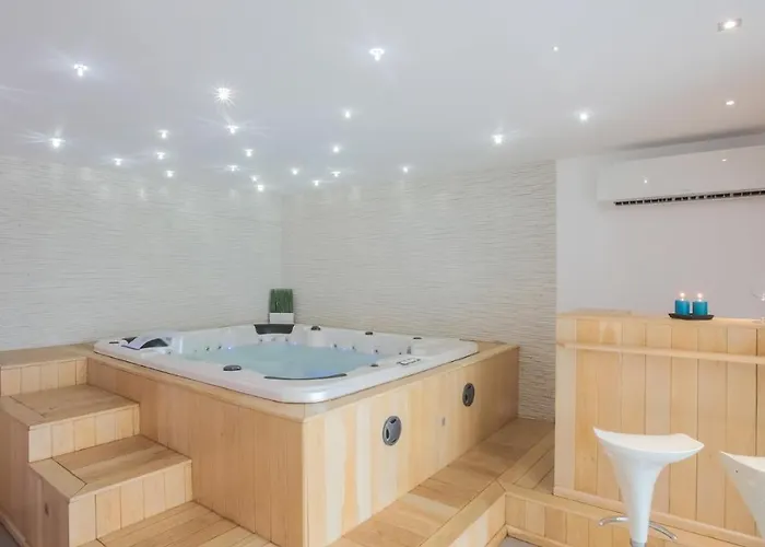 Lisa 8, Emma Ρίμινι