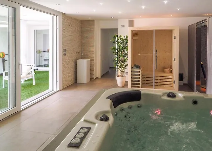 Lisa 8, Emma Βίλα *