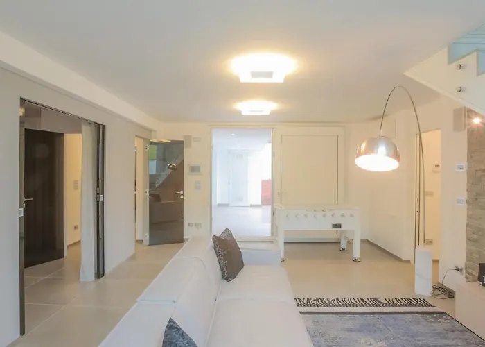 Lisa 8, Emma * Ρίμινι