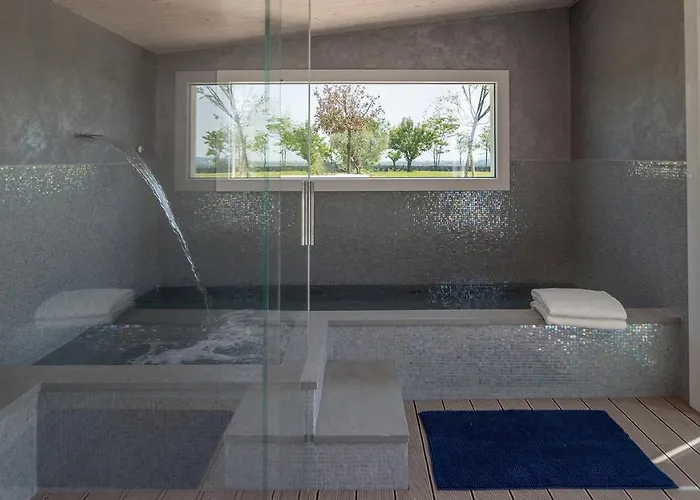 Lisa 8, Emma Βίλα