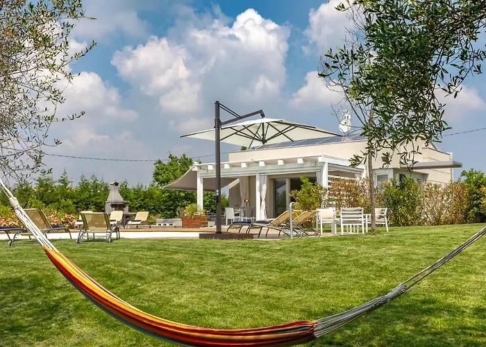 Βίλα Lisa 8, Emma