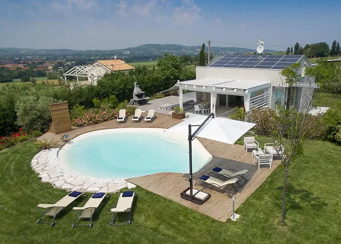 Lisa 8, Emma Βίλα *