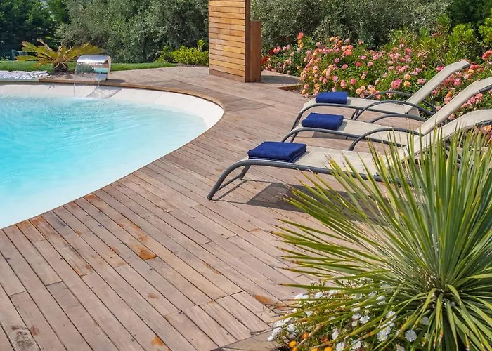 Villa Lisa 8, Emma Rimini