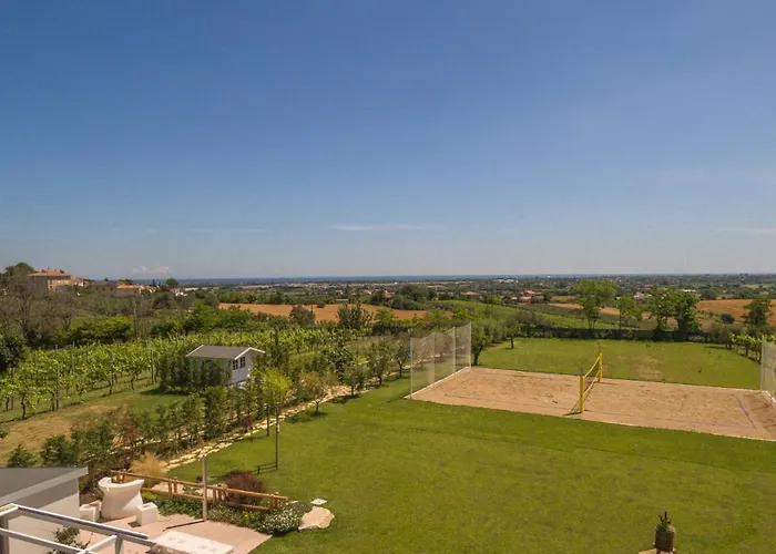 Lisa 8, Emma Villa Rimini